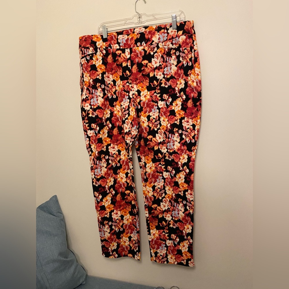 Chicos So Slimming Brigitte ankle pants - size 3 R ( = size 16)